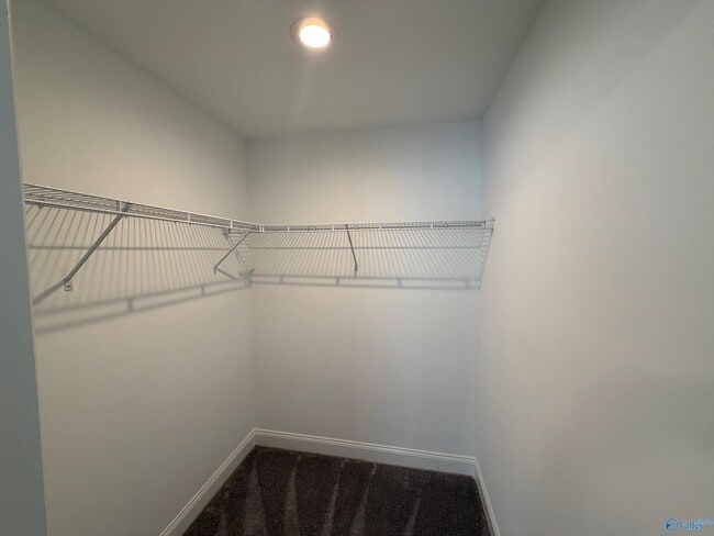 Building Photo - 3203 McClellan Wy SE