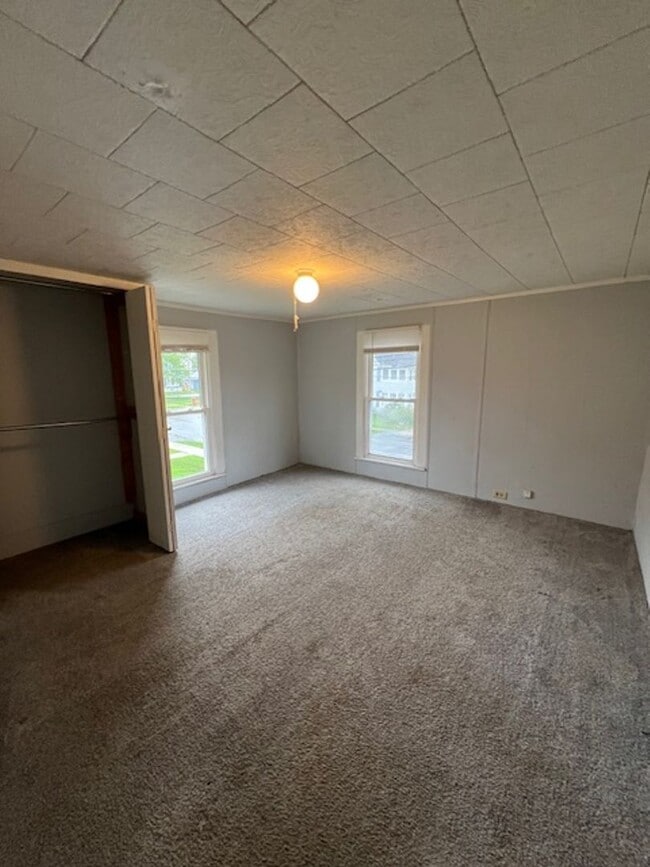 Building Photo - Three Bedroom Single Family House In Olean...