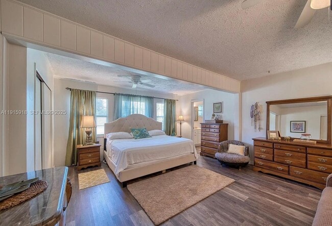 Building Photo - 3900 W 17th St