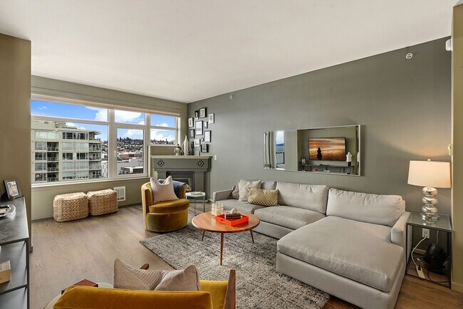 Building Photo - Amazing Views & All the Amenities at The Ellington w/Parking! $2650