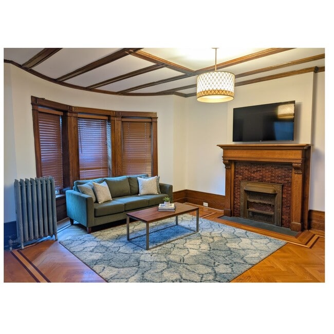 Building Photo - 7 Parkside Ct