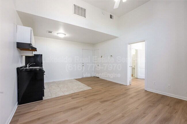 Building Photo - 100 Washington Ave