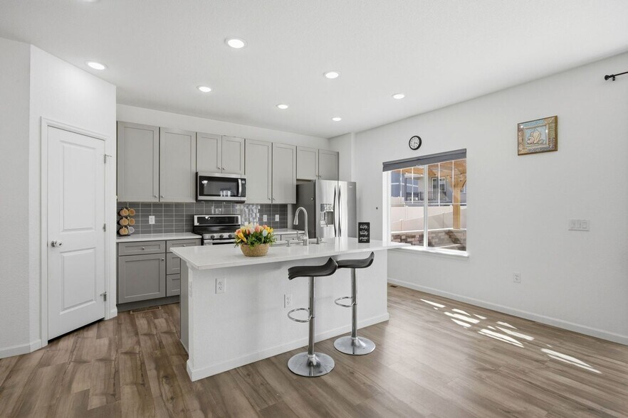 Building Photo - 18150 Martinello Dr