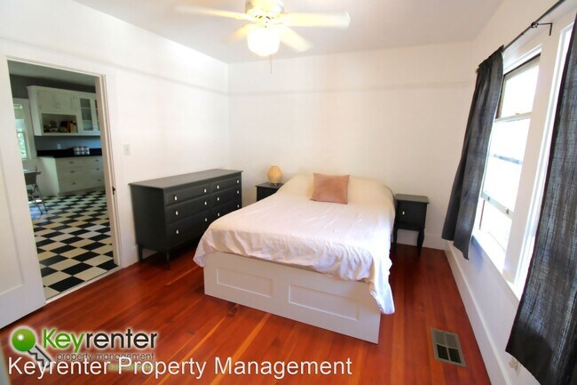 Building Photo - 2 br, 1 bath House - 2314 T Street