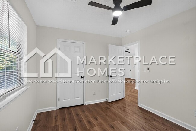 Building Photo - 1104 Bonita Cir