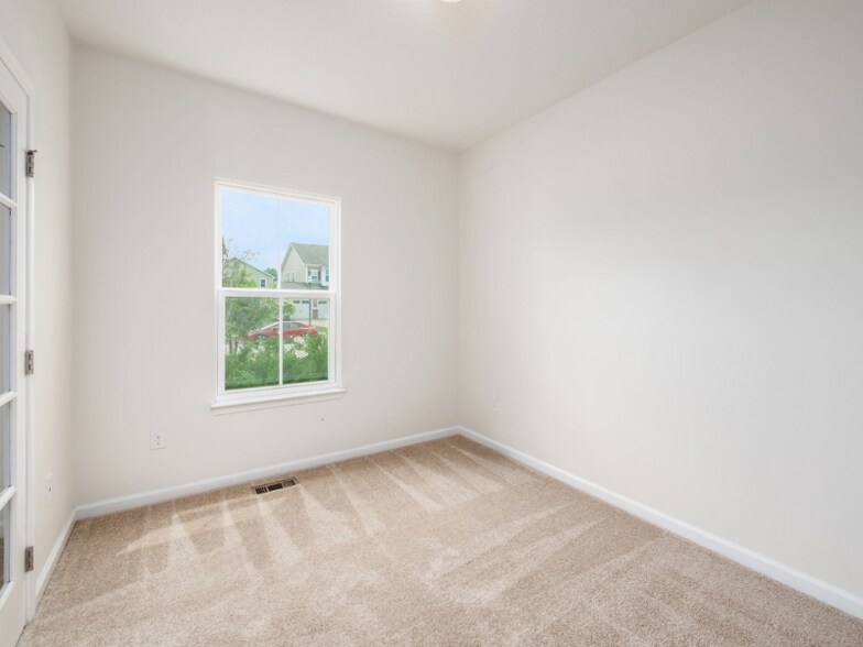 Building Photo - 293 Ensigns Ln