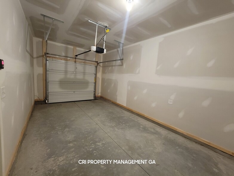 Building Photo - 3518 Condor Ct SW