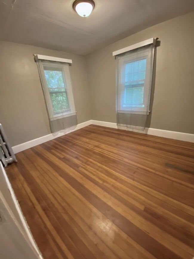 Building Photo - 12-14 Ledyard St