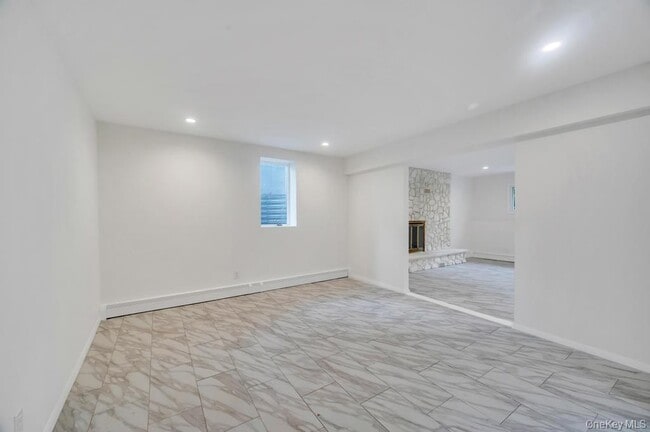 Building Photo - 26 Ravine Rd