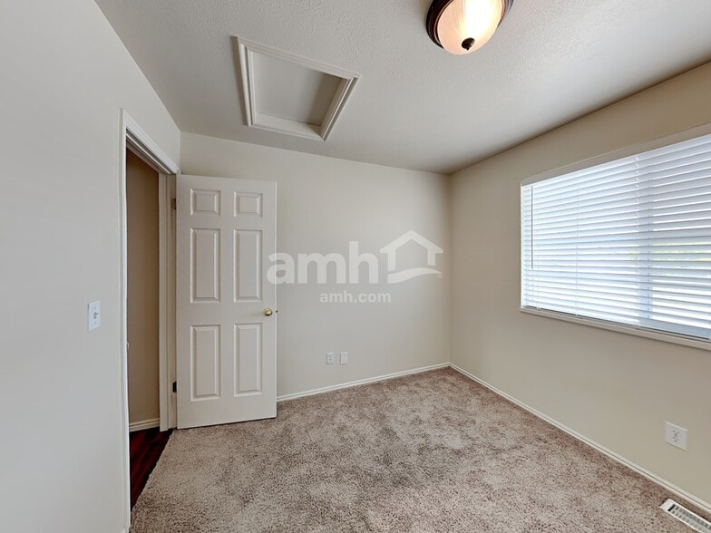 Building Photo - 4245 S 2900 W