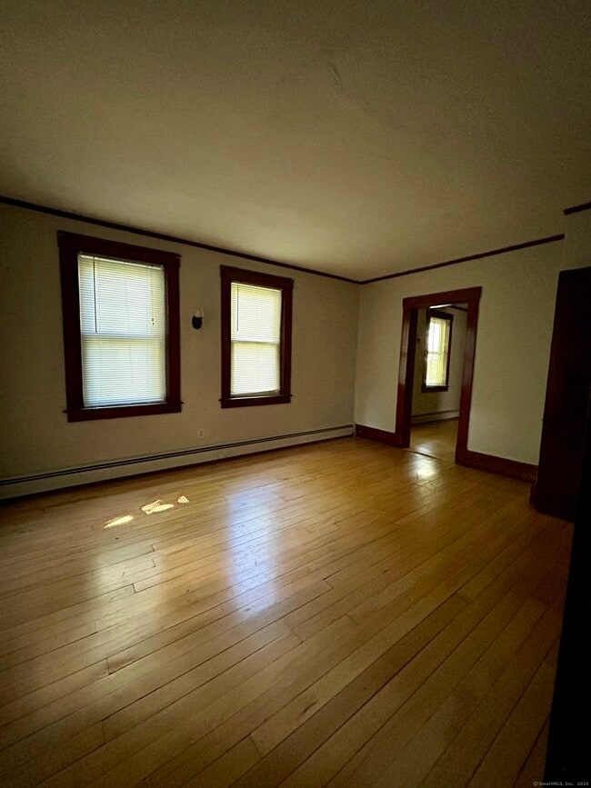 Building Photo - 27 Pleasant St