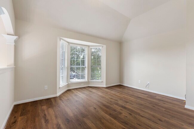 Building Photo - 507 Carson Ridge Dr