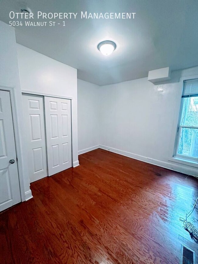 Building Photo - Charming 2BR/1BA with In-Unit Washer/Dryer...