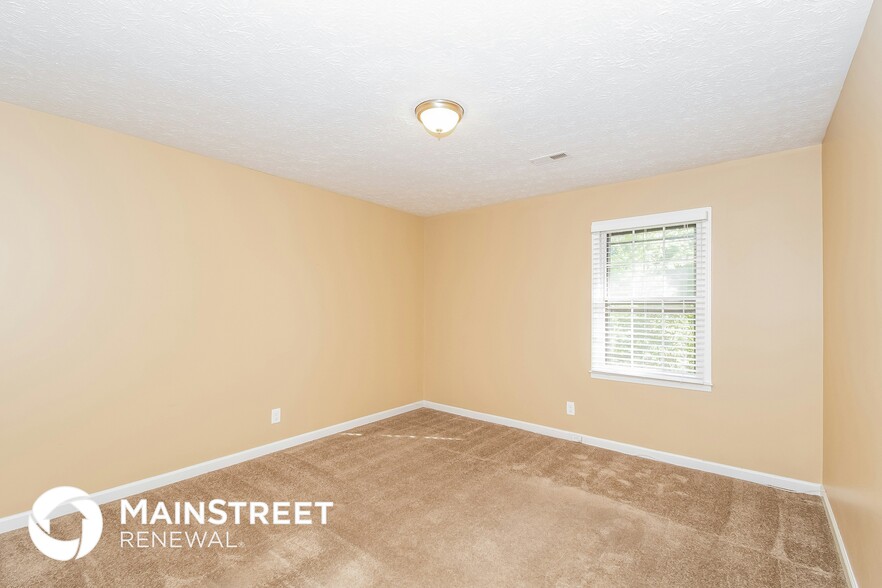 Building Photo - 175 Woodsong Dr