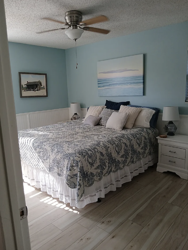 Building Photo - Charming Upgraded Cottage Near Pensacola’s...