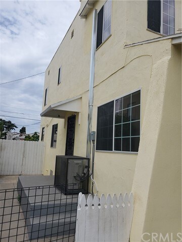 Building Photo - 1309 S Woods Ave