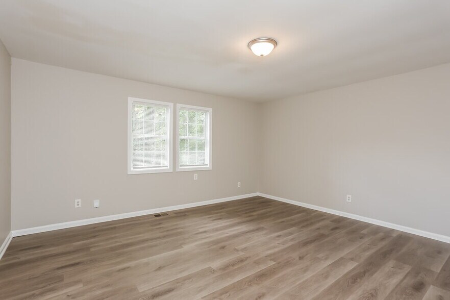 Building Photo - 1343 Ling Dr