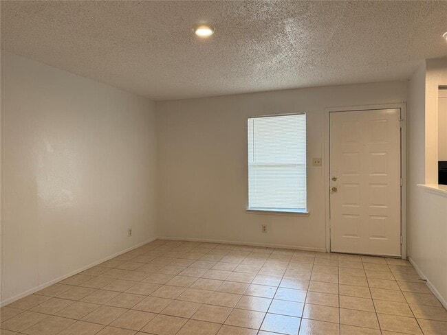 Building Photo - 5506 Rose Hill Cir
