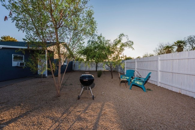 Building Photo - 1815 N Whittier Dr