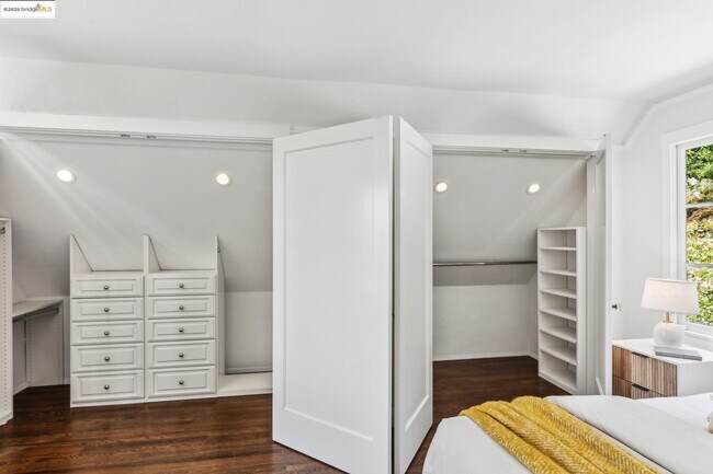 Building Photo - 95 Alvarado Pl