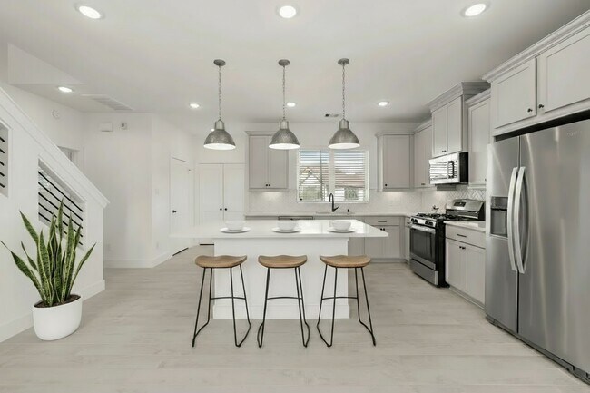 Building Photo - 7626 Redbud Orch Rd