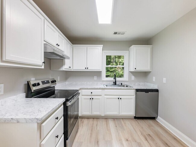 Building Photo - 2862 Argyle Dr NW