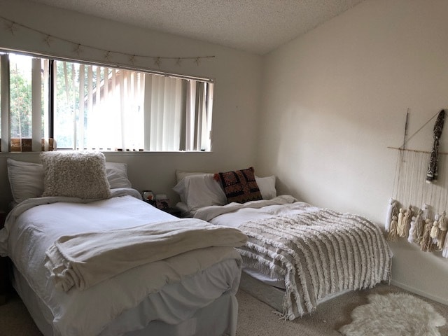 Large Bedroom for 2 beds - 528 Hathway Ave