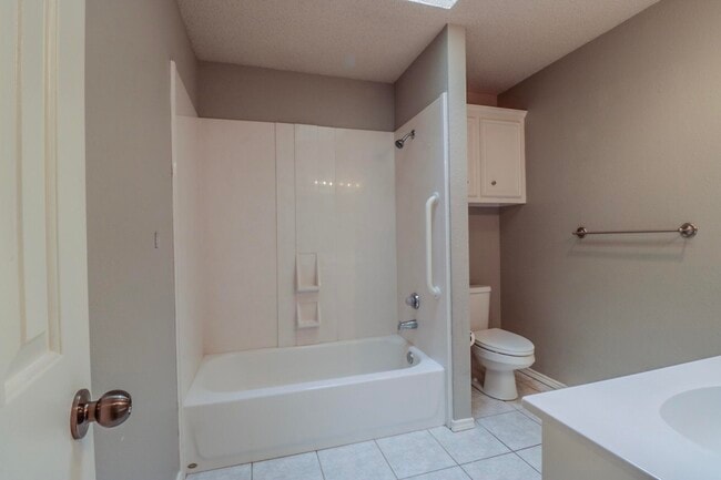 Building Photo - 6704 6th St