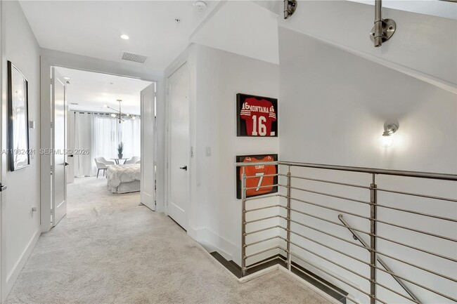 Building Photo - 6630 NW 104th Path