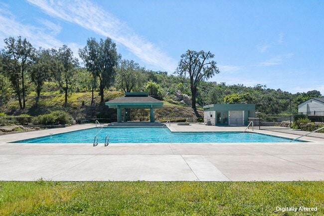 Building Photo - ***MOVE IN SPECIAL*** Modern 3BR Townhome | Garage + Driveway Parking | Yard | Pool | Pet Friendl...