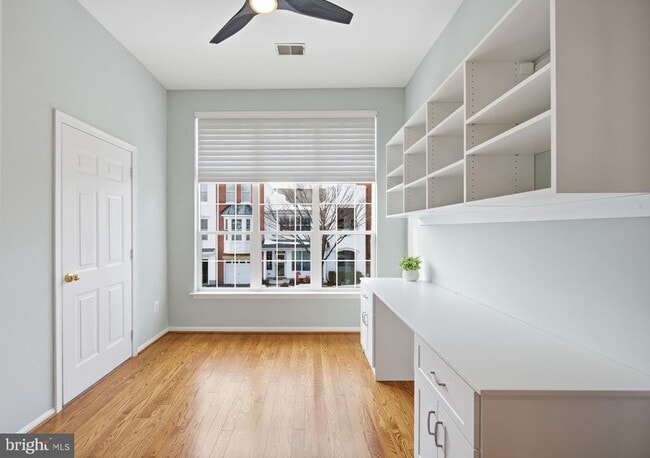 Building Photo - 10793 Symphony Way