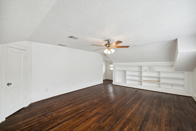 Building Photo - 2611 Isabella St