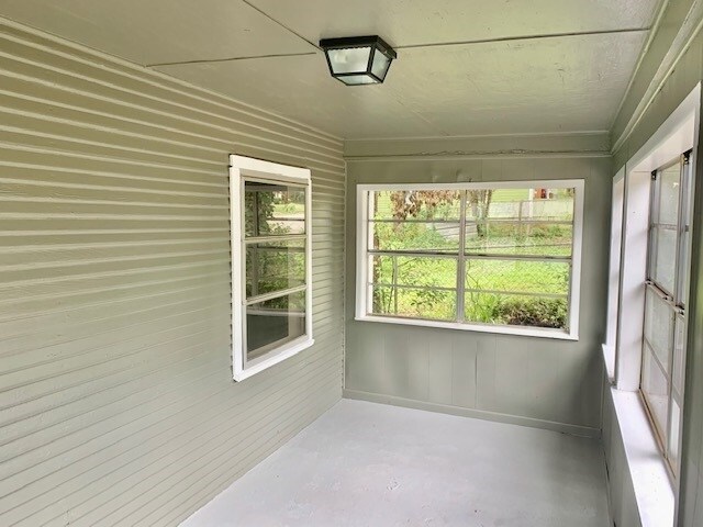 Building Photo - 711 Dent St