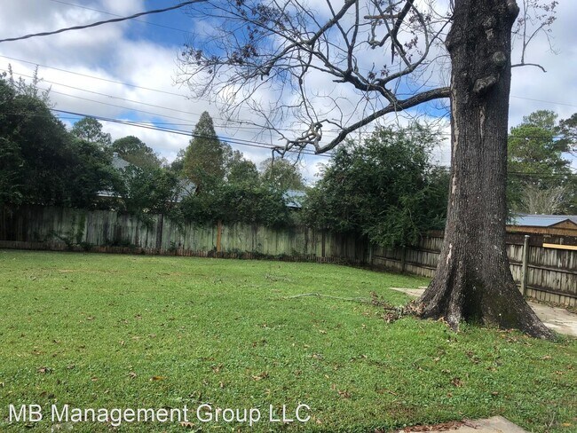 Building Photo - 3 br, 1.5 bath House - 766 FONTAINBLEAU DR