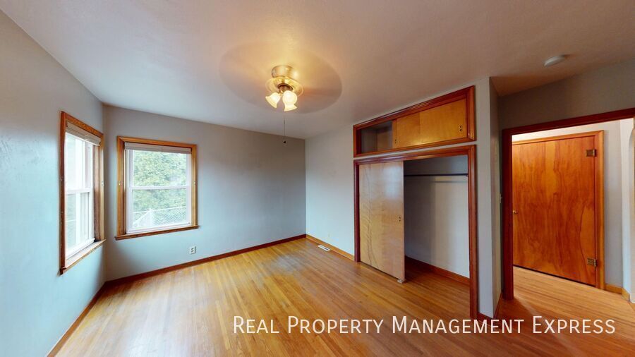 Building Photo - 4 Bedroom, 2 Bathroom Home for Rent in Sioux Falls