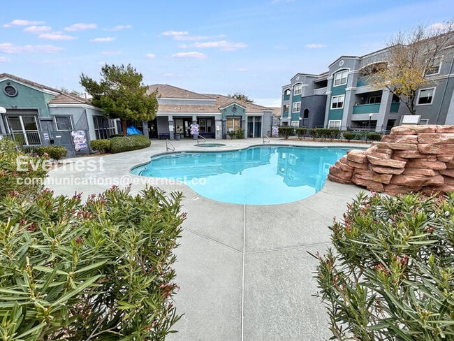 Building Photo - 6955 N Durango Dr