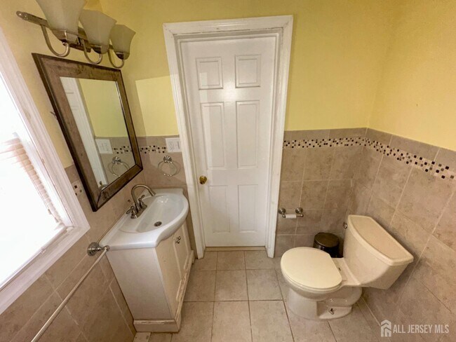 Building Photo - 151 N Broadway