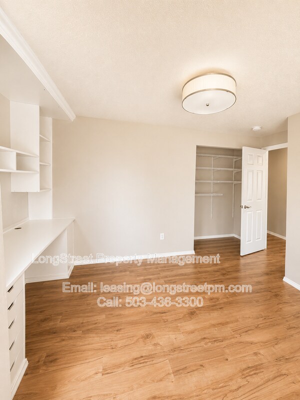 Building Photo - 3206 SE Summerfield Dr