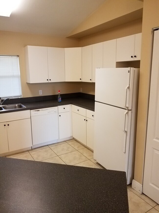 Building Photo - 2033 Andalusia Blvd