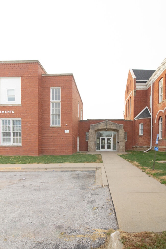 Building Photo - 1012 S 24th St