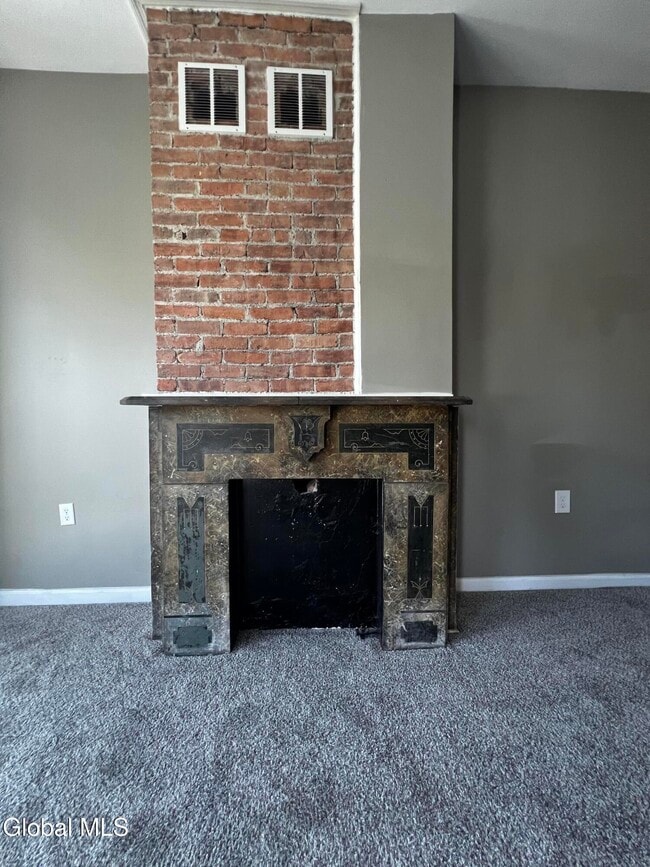 Building Photo - 57 5th Ave