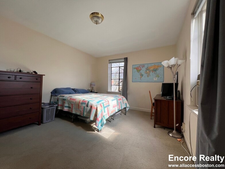 Building Photo - 111 Longwood Ave