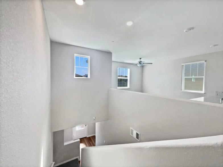 Building Photo - 4074 Southampton St