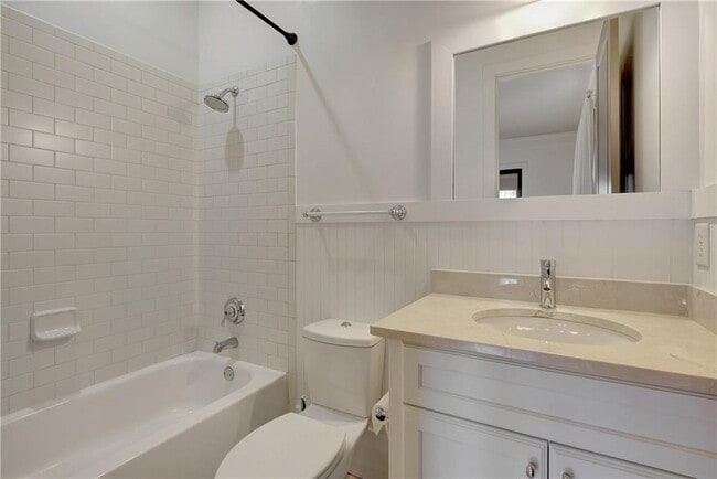 Building Photo - 10559 Serenbe Ln