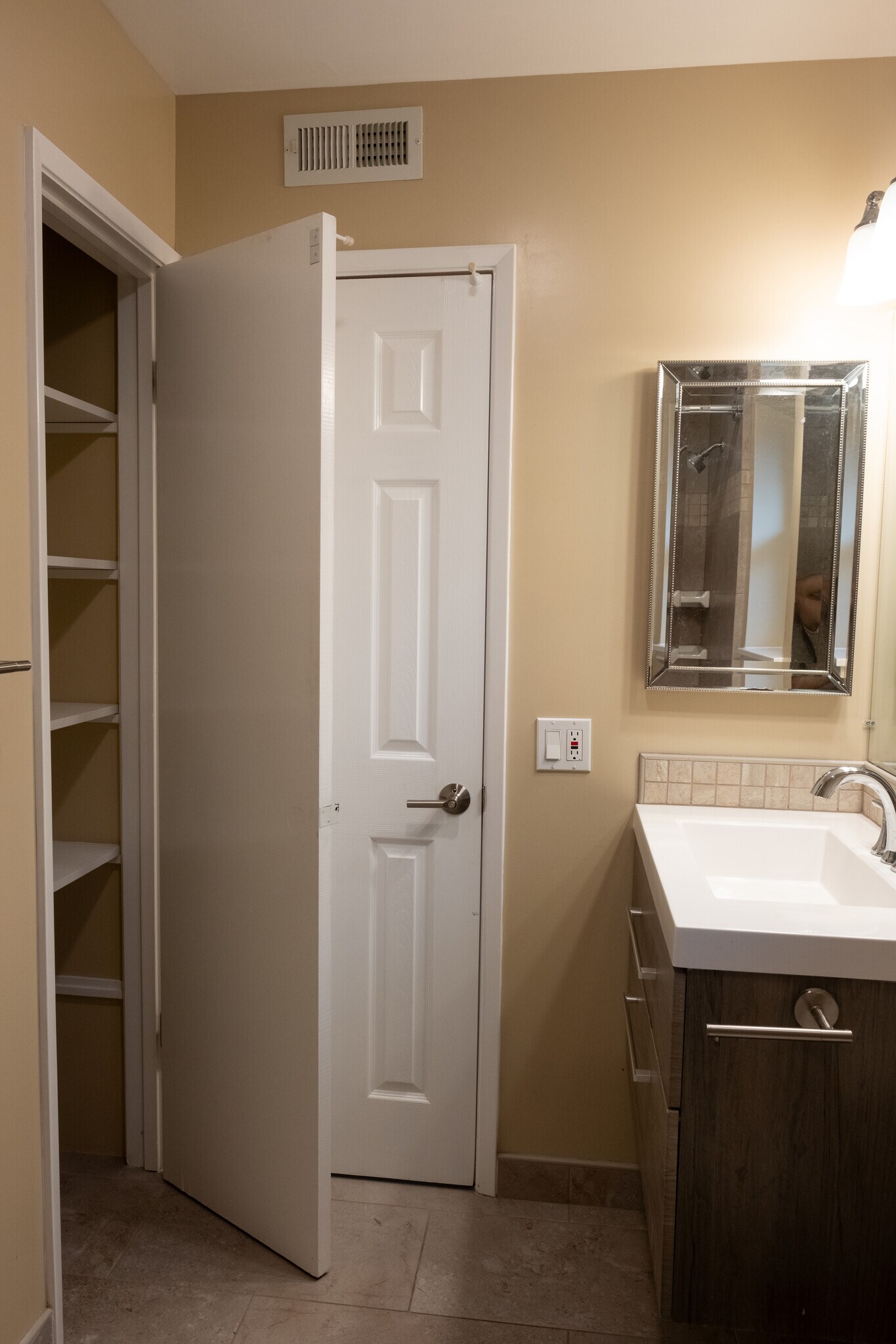 Bathroom - 2525 Sir Francis Drake Blvd