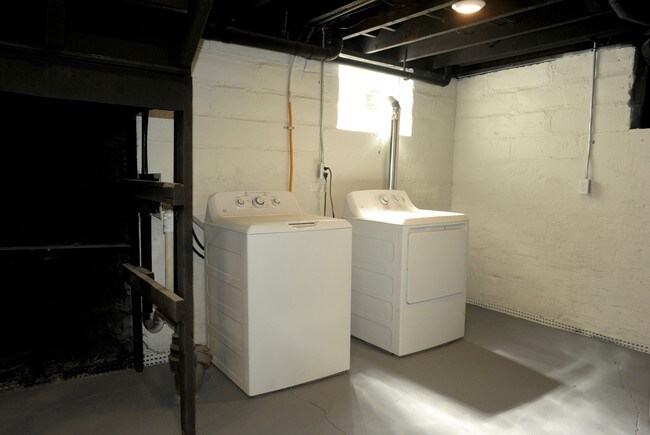 Building Photo - 1136 Sibley St NW