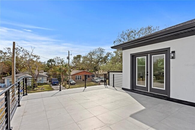 Building Photo - 3317 W Napoleon Ave
