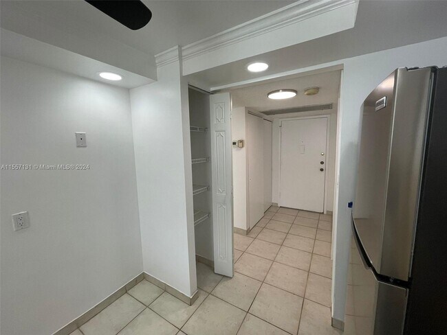 Building Photo - 601 Three Islands Boulevard