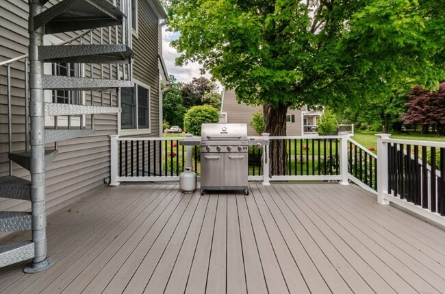 Building Photo - 45 Indian Hill Ave