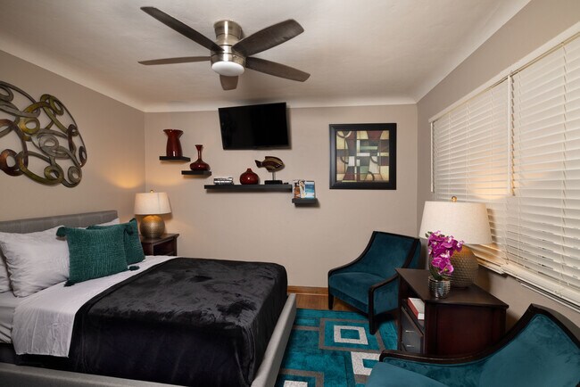 Private Full Size - 2141 W 83rd -Furnished + Utilities Paid!